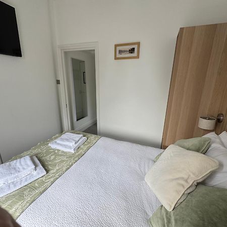 ווינדרמר Denecrest Guest House מראה חיצוני תמונה