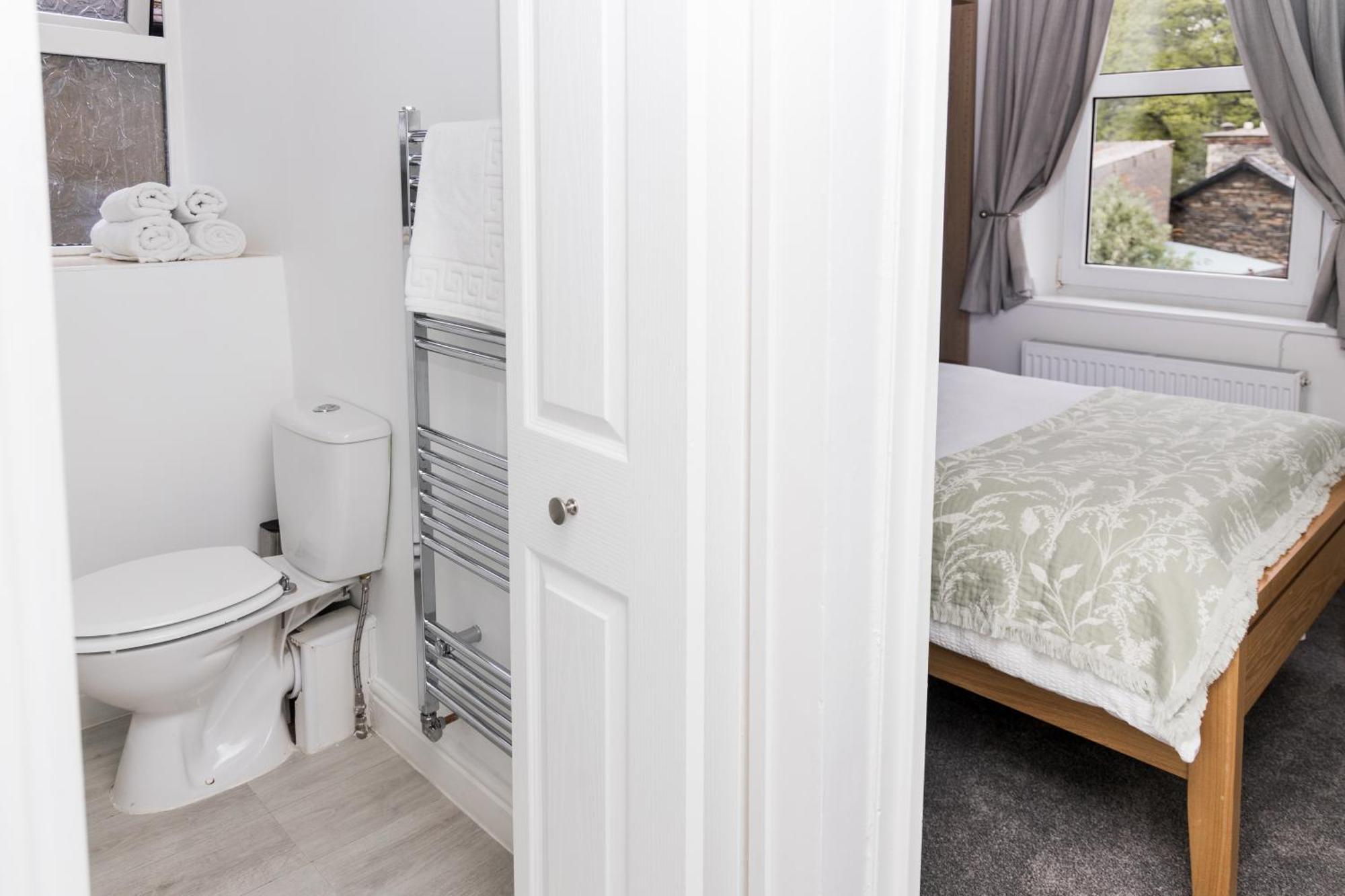 ווינדרמר Denecrest Guest House מראה חיצוני תמונה